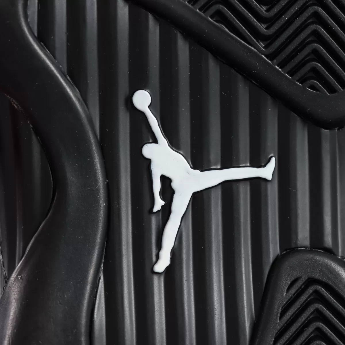 Air Jordan 14 Retro 'Black White' 487471-016