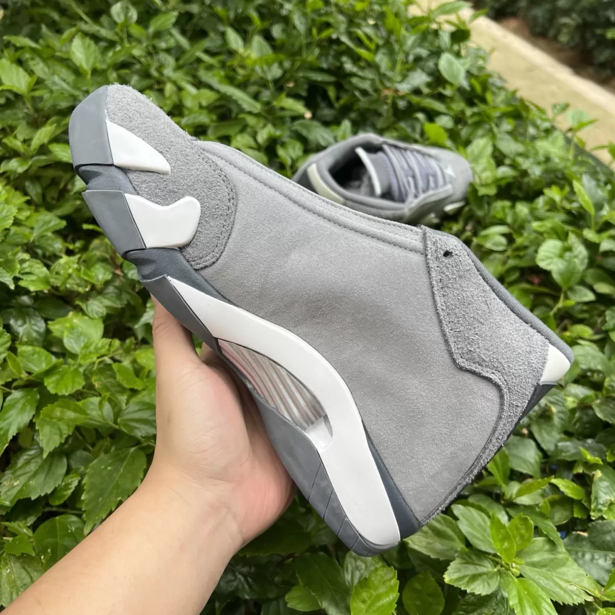 Air Jordan 14 Retro 'Flint Grey' FJ3460-012
