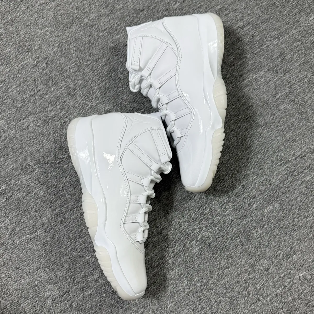 Comme des Garçons x Air Jordan 11 Retro 'White' IV7639-100