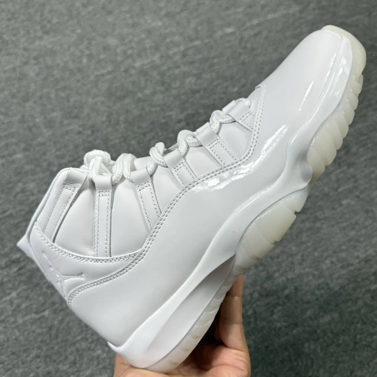 Comme des Garçons x Air Jordan 11 Retro 'White' IV7639-100